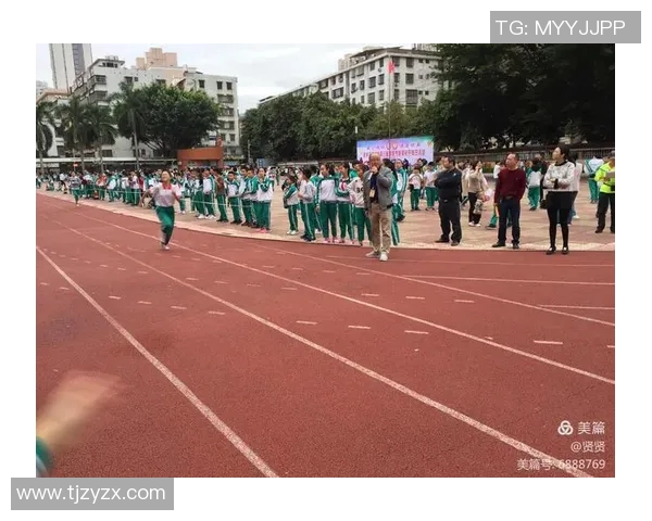 独特设计展现足球球星风采的胸针饰品彰显运动激情与时尚魅力 独特设计展现足球球星风采的胸针饰品彰显运动激情与时尚魅力