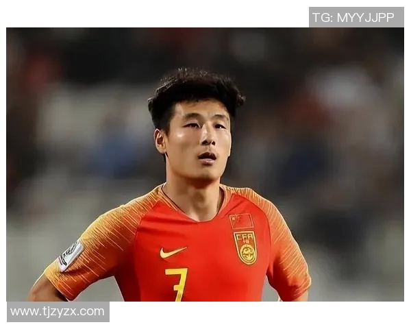 中国足球明星武磊展现拼搏精神 助力中国足球腾飞新征程