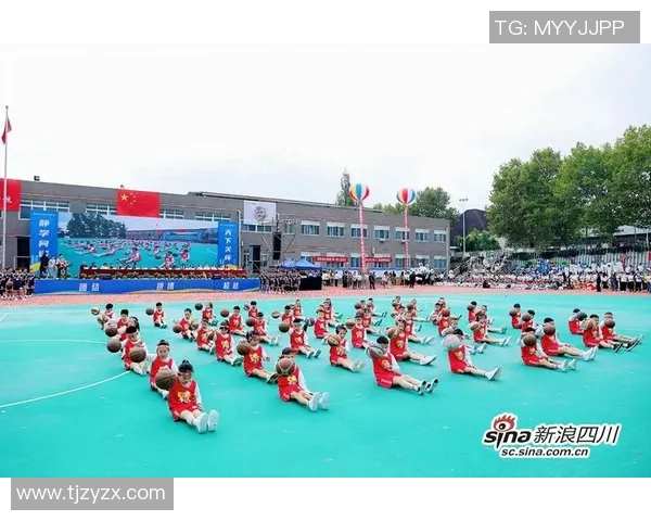 以球星足球气球为主题营造热烈欢庆氛围的创意活动标题